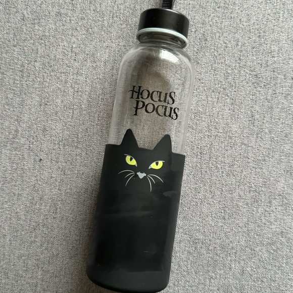 Hocus Pocus Glass Water Bottle with removable silicone Binx sleeve - Picture 1 of 5